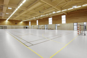 Tarkett Omnisports Reference Sportboden – Uni Silver Grey – für Schulen & Hallen